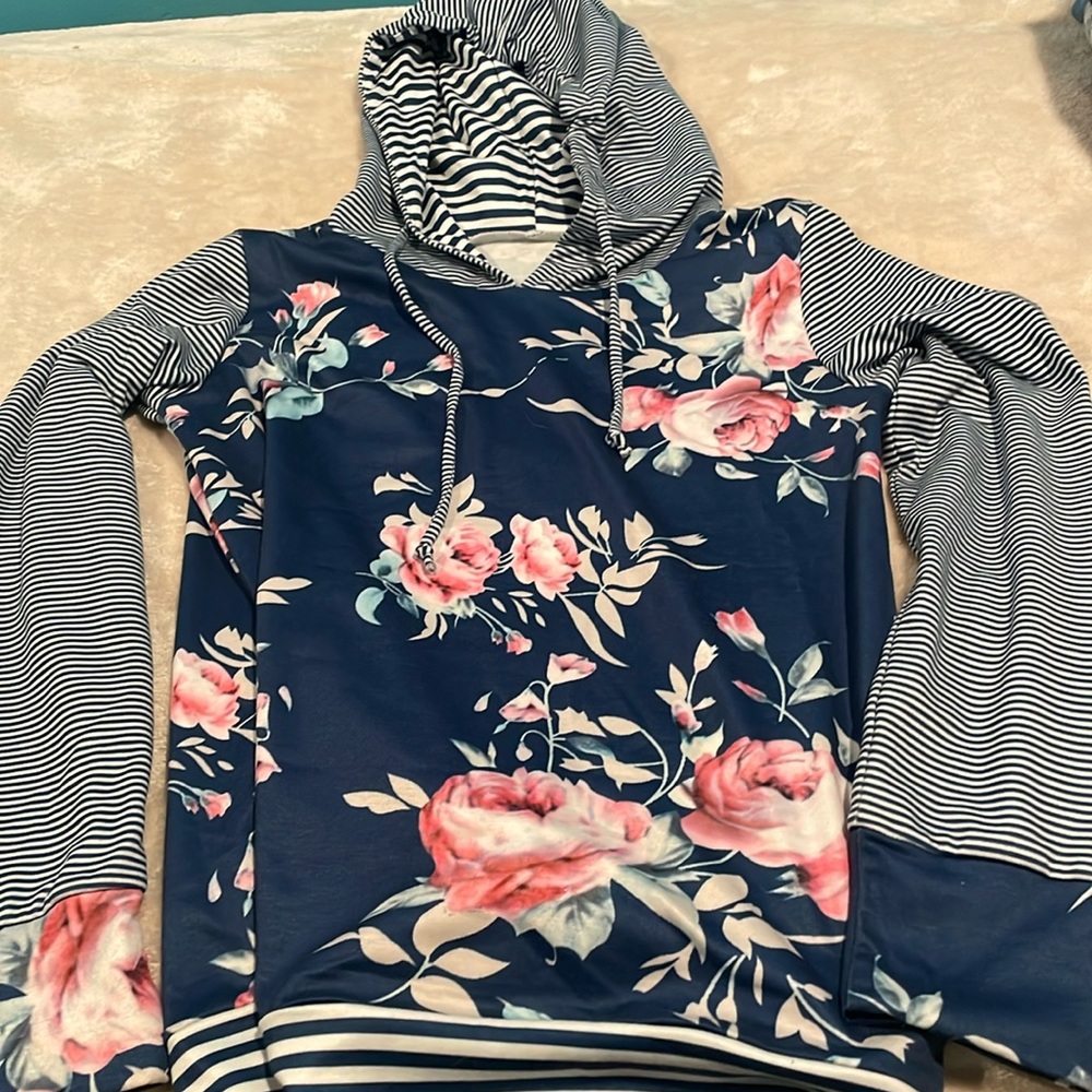 Junior hoodie size small blue